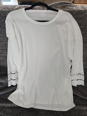 Women’s White Lace-Trim Crewneck Top In Size XXL.